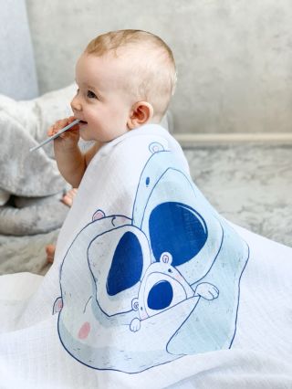 Alex v naší osušce Medvědí objetí 💙 Naše osušky mají velmi příjemný materiál, který skvěle saje ale zároveň velmi rychle...